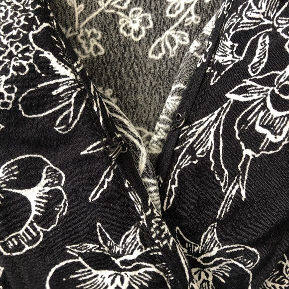 Abercrombie & Fitch | Floral Collared Wrap Top - Picture 5 of 13